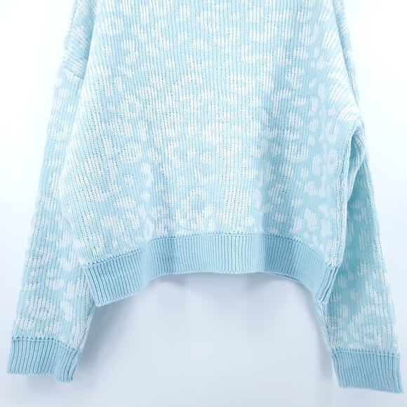 John+Jenn Cozy Modern Streetwear Soft Pastel Blue Animal Knit Pullover Sweater M - Picture 12 of 14